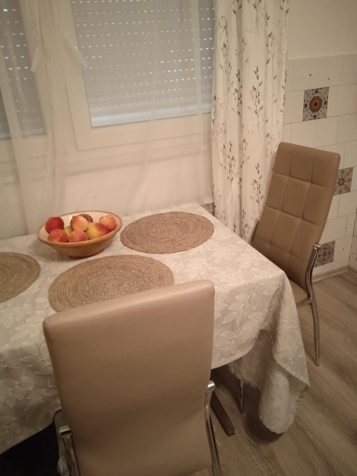 Studio Luna Appartement Karlovac Exteriör bild